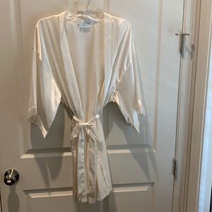 Off-white Satin Robe